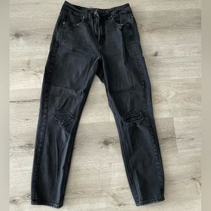 COPY - American Eagle Black Ripped Mom Jeans Size 4